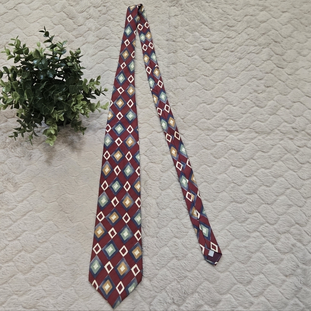 Pierre Cardin Vintage Maroon Geometric Pattern Silk Neck Tie